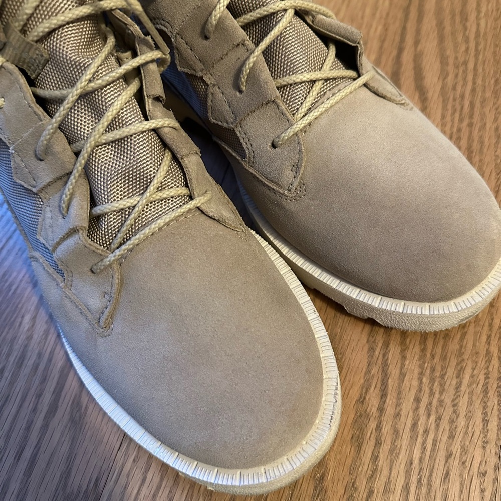 Sorel waterproof boots women’s size 10.5